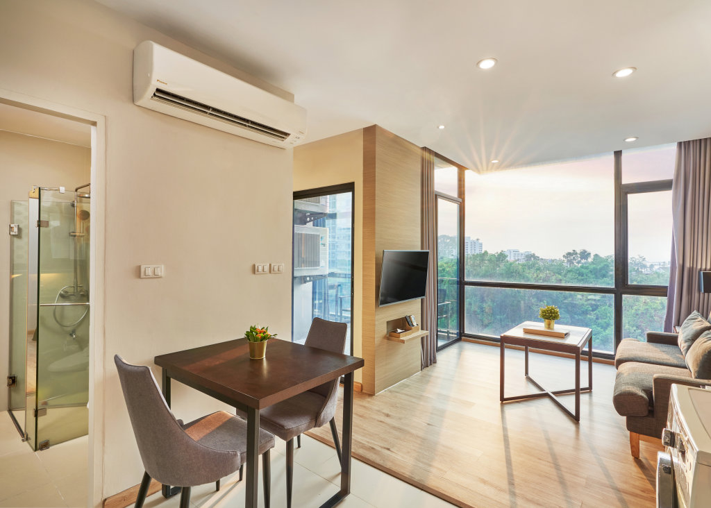 Паттайя: Altera Hotel and Residence