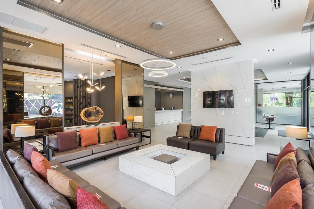 Паттайя: Altera Hotel and Residence