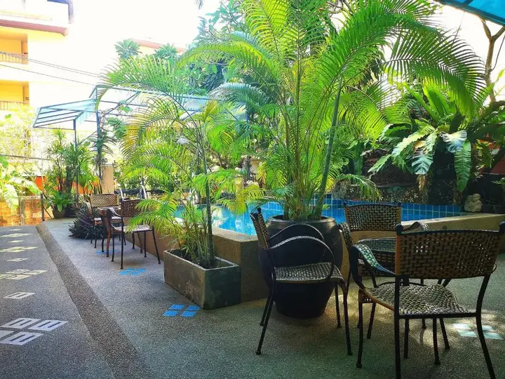 Кату: Seven Seas Hotel