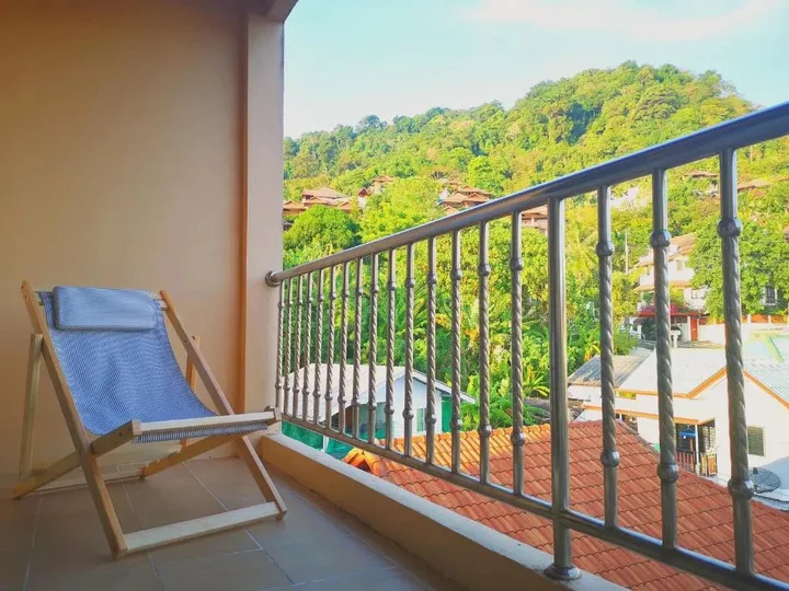 Кату: Seven Seas Hotel