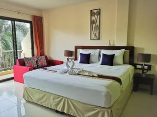 Кату: Seven Seas Hotel