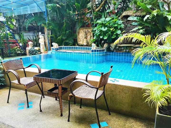 Кату: Seven Seas Hotel