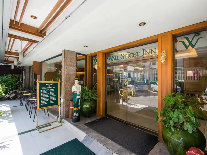 Бангкок: Wall Street Inn