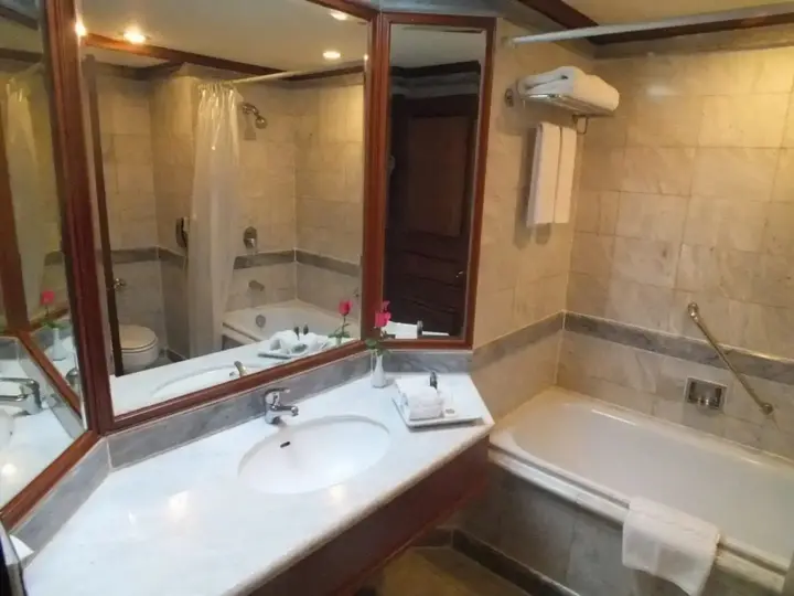 Пхитсанулок: Topland Hotel & Convention Centre