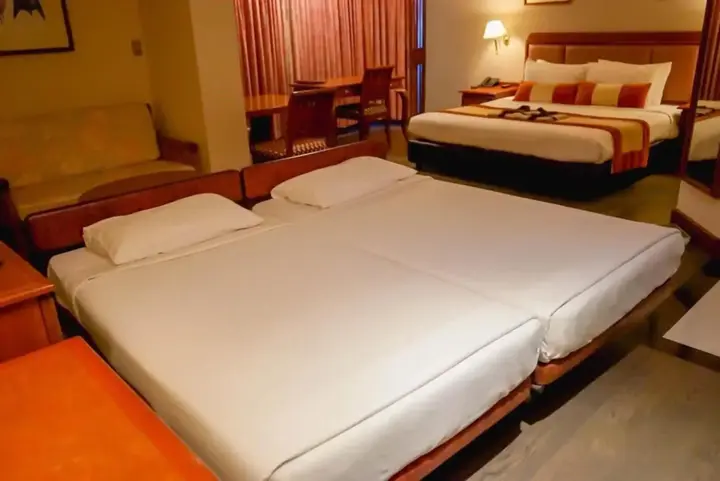 Пхитсанулок: Topland Hotel & Convention Centre