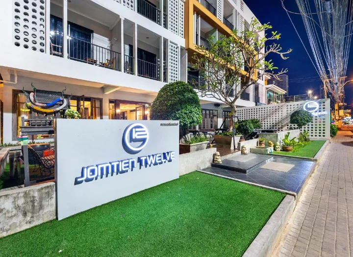Паттайя: The Jomtien Twelve