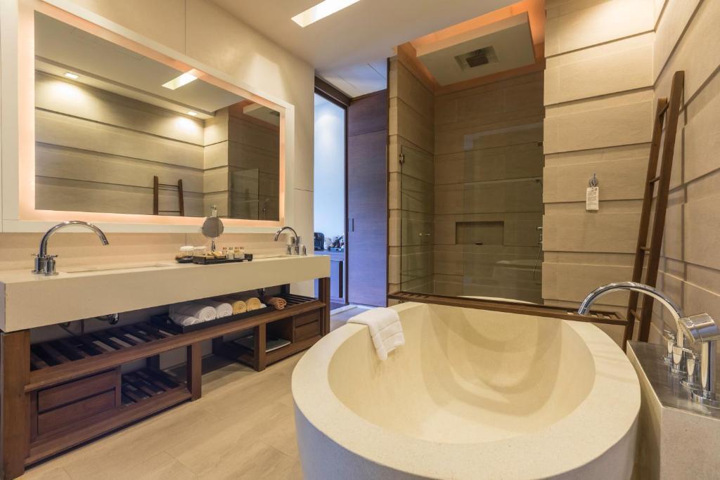 Хуахин: Cape Nidhra Hotel Hua Hin