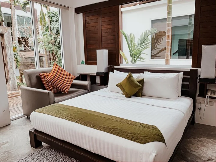 Остров Тау: Sairee Hut Resort
