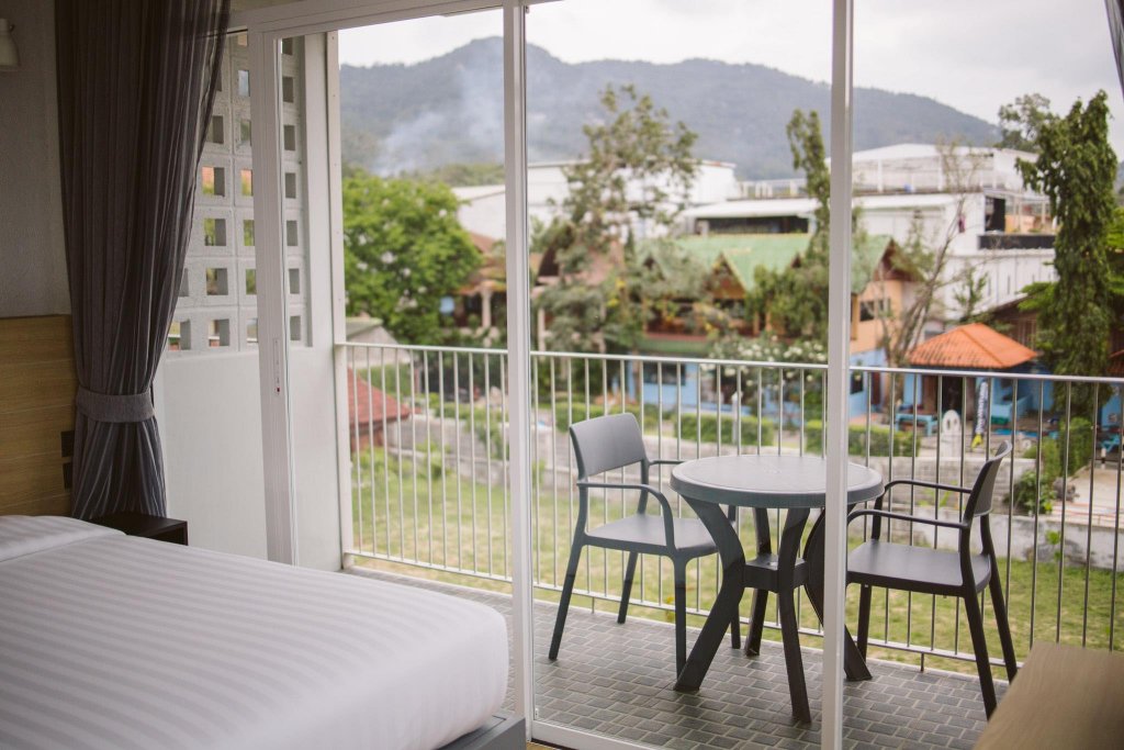 Остров Тау: Sairee Hut Resort