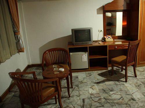 Кату: Paradise Resortel