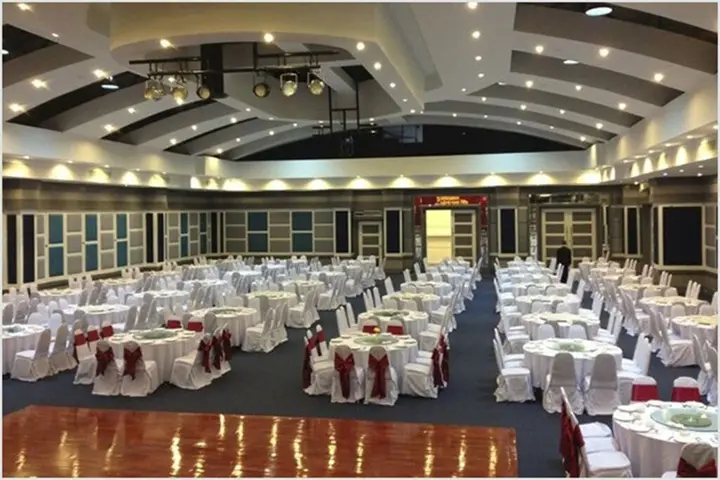 Кхлонг-Янг: Raya Grand Hotel