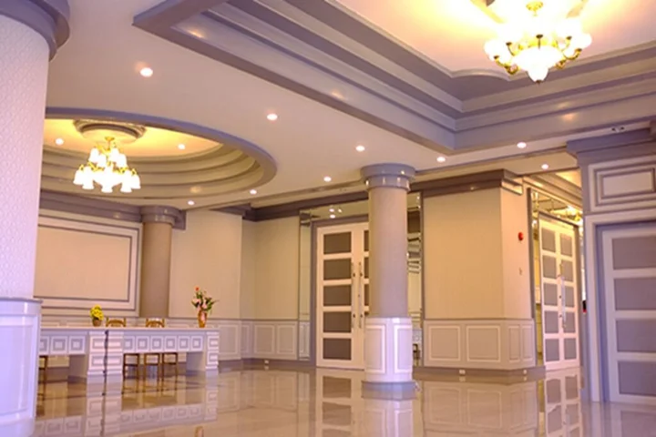 Кхлонг-Янг: Raya Grand Hotel