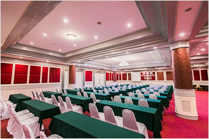 Кхлонг-Янг: Raya Grand Hotel