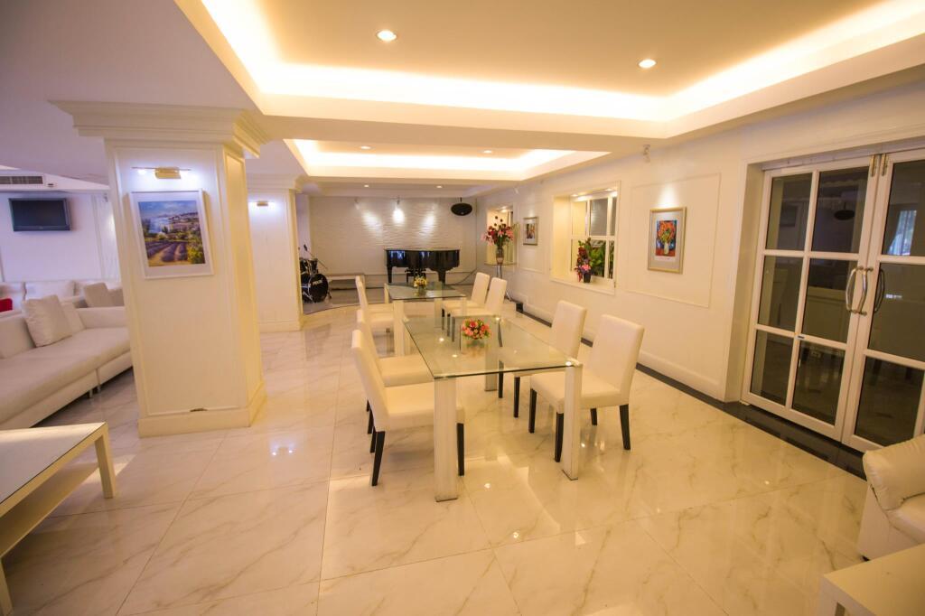 Бангкок: Chaleena Hotel