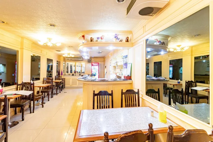 Бангкок: Woodlands Inn