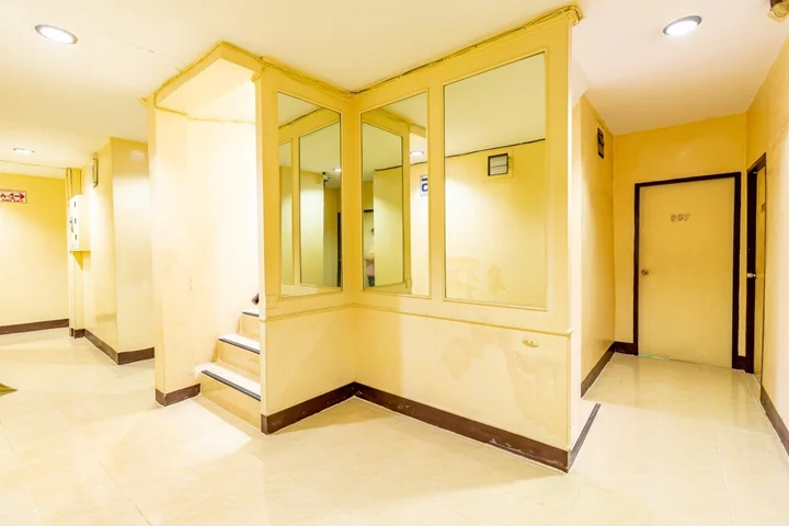 Бангкок: Woodlands Inn
