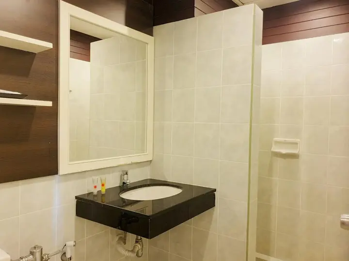 Столичный район Чантхабури: New Travel Lodge Hotel