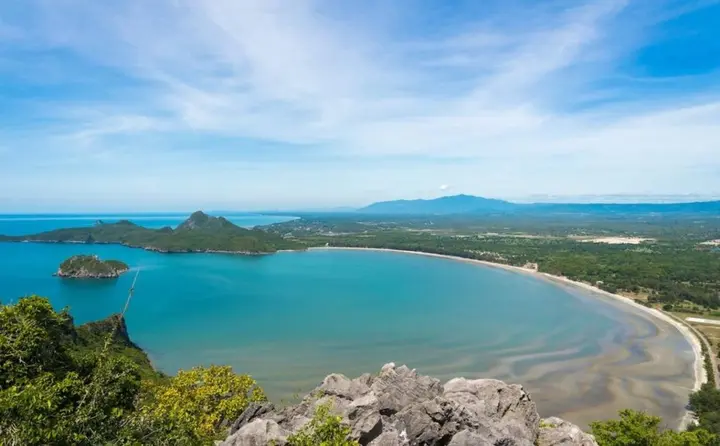 Прачуапкхирикхан: Vartika Resovilla KuiBuri Beach Resort and Villas