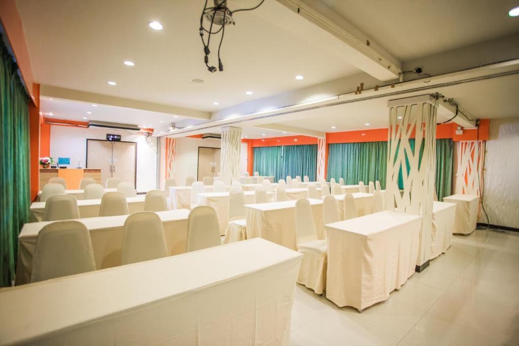 Пхитсанулок: Ayara Grand Palace Hotel