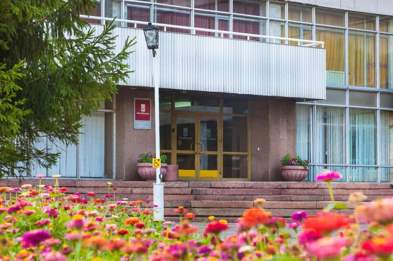 Омск: Гостиница Молодежная