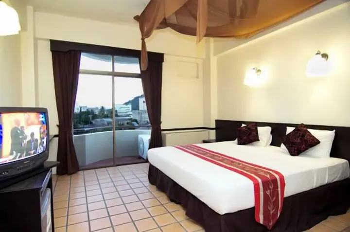 Муанг: Rome Place Hotel