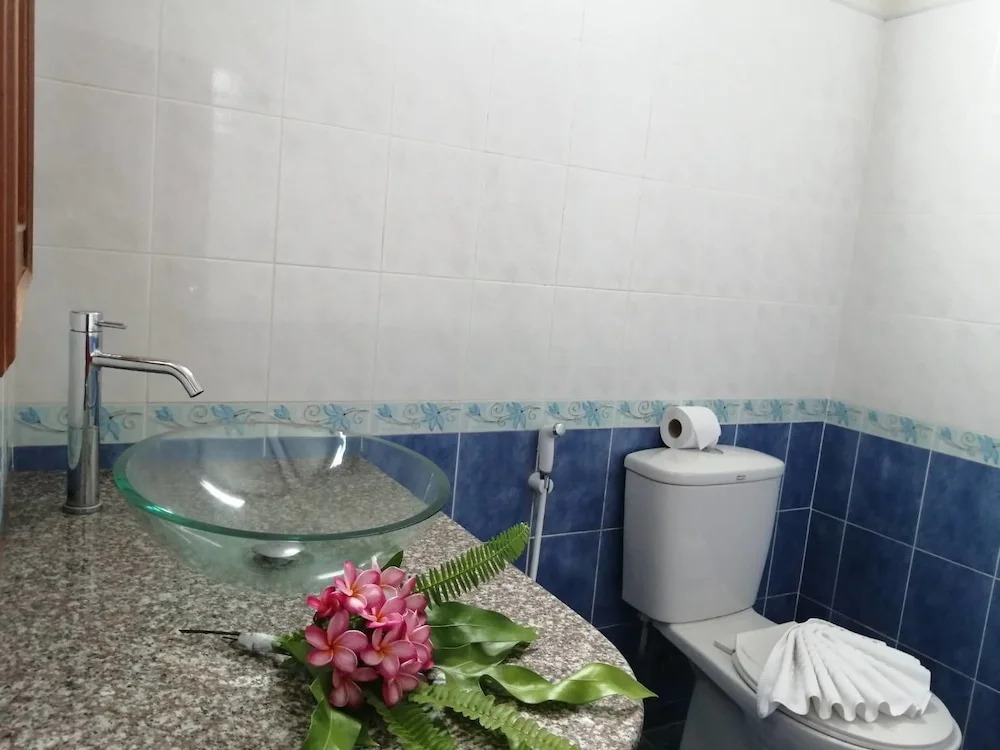 Пхукет: Baan Chayna Lounge Resort