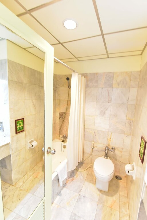Хатъяй: Hansa JB Hotel