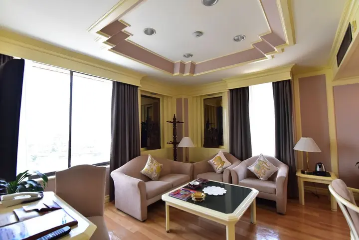 Хатъяй: Hansa JB Hotel