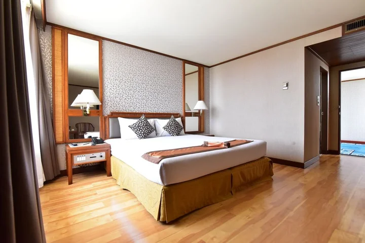 Хатъяй: Hansa JB Hotel