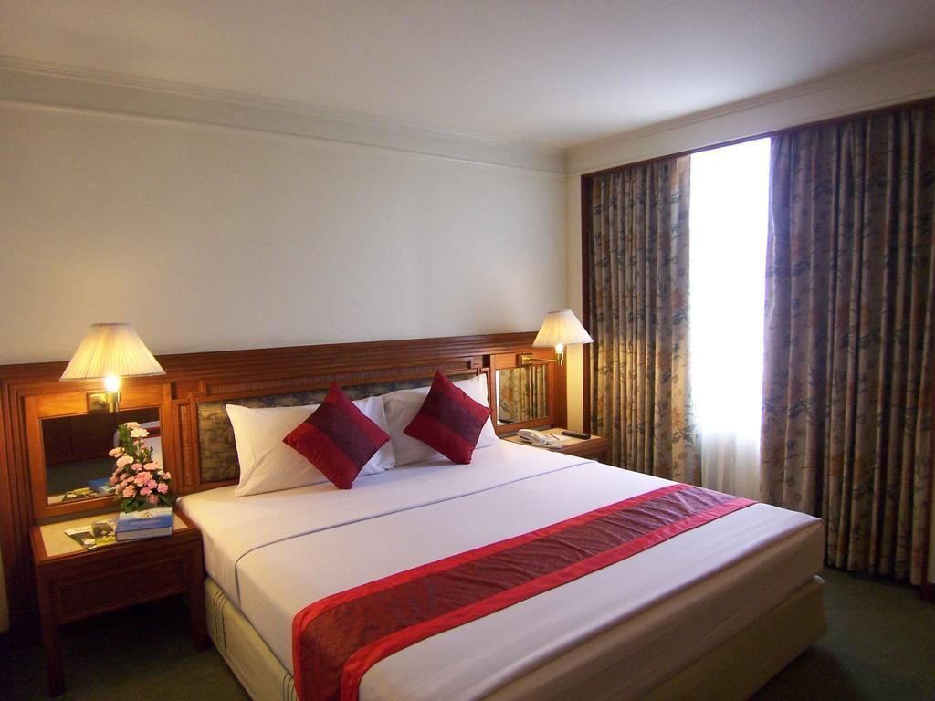 Хатъяй: Hansa JB Hotel