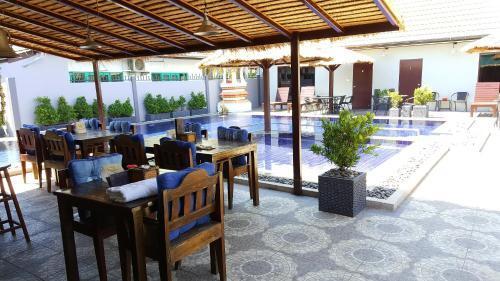 Паттайя: New Dao Café