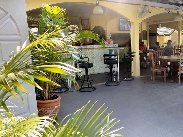 Паттайя: New Dao Café