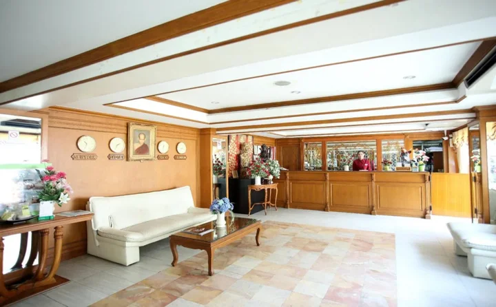 Бангкок: PJ Watergate Hotel