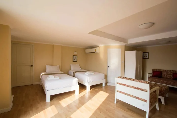 Чиангмай: Triple Palms House