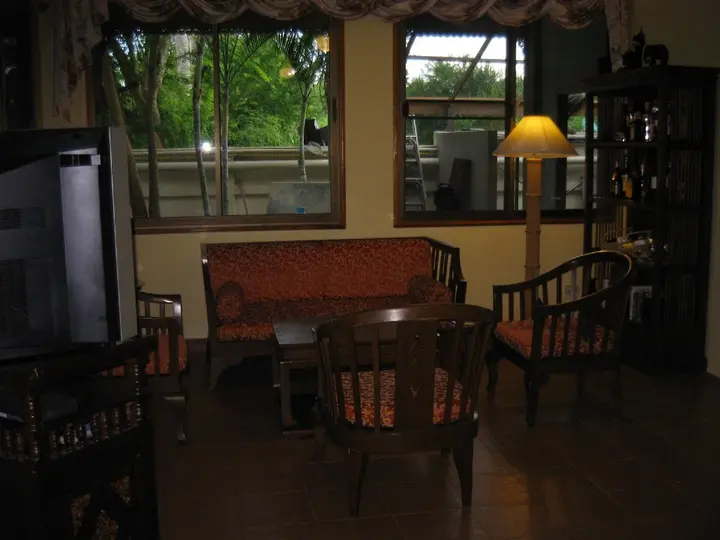 Сам-Рои-Йот: Long Beach Inn