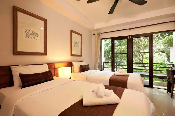 Паи: Yoma hotel