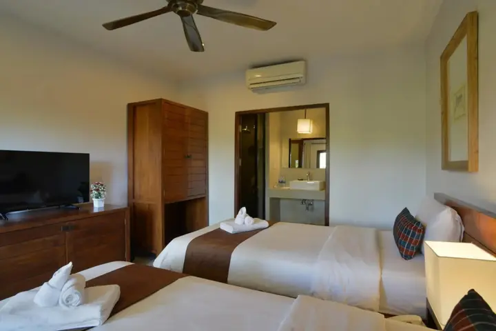 Паи: Yoma hotel