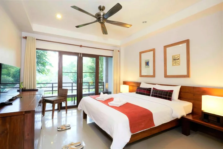 Паи: Yoma hotel
