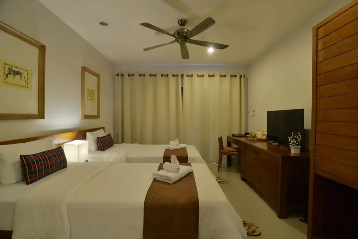 Паи: Yoma hotel