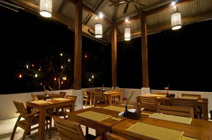 Паи: Yoma hotel