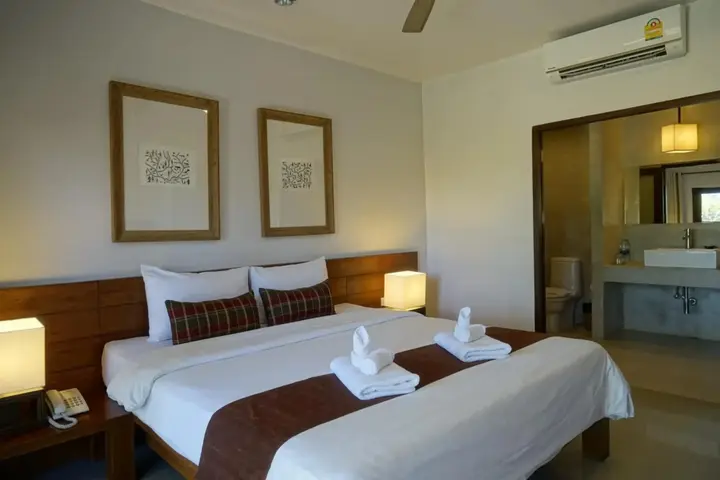 Паи: Yoma hotel