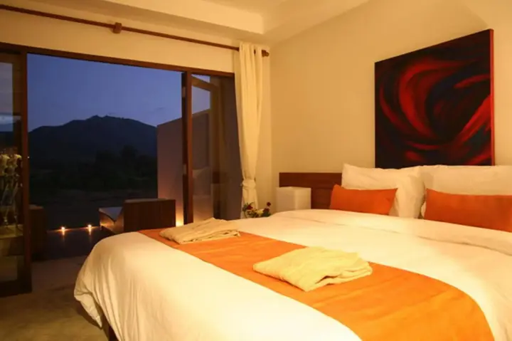 Паи: Yoma hotel