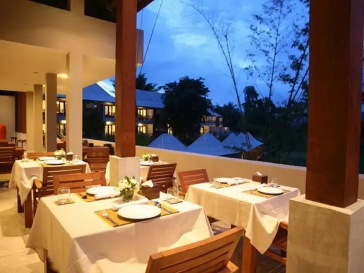 Паи: Yoma hotel