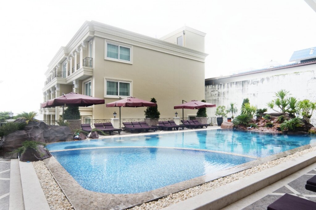 Паттайя: LK The Empress Pattaya