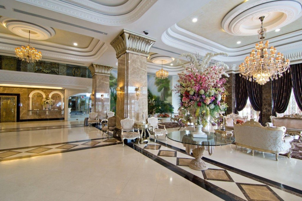 Паттайя: LK The Empress Pattaya