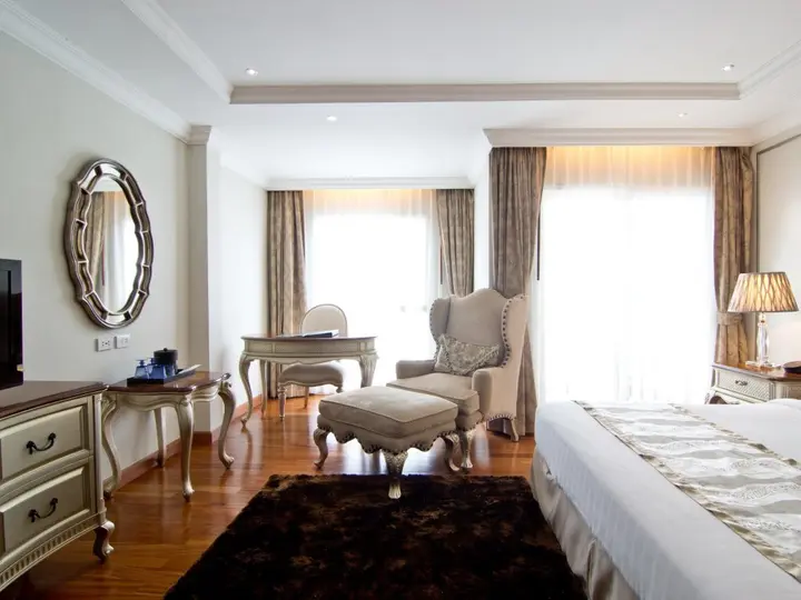 Паттайя: LK The Empress Pattaya