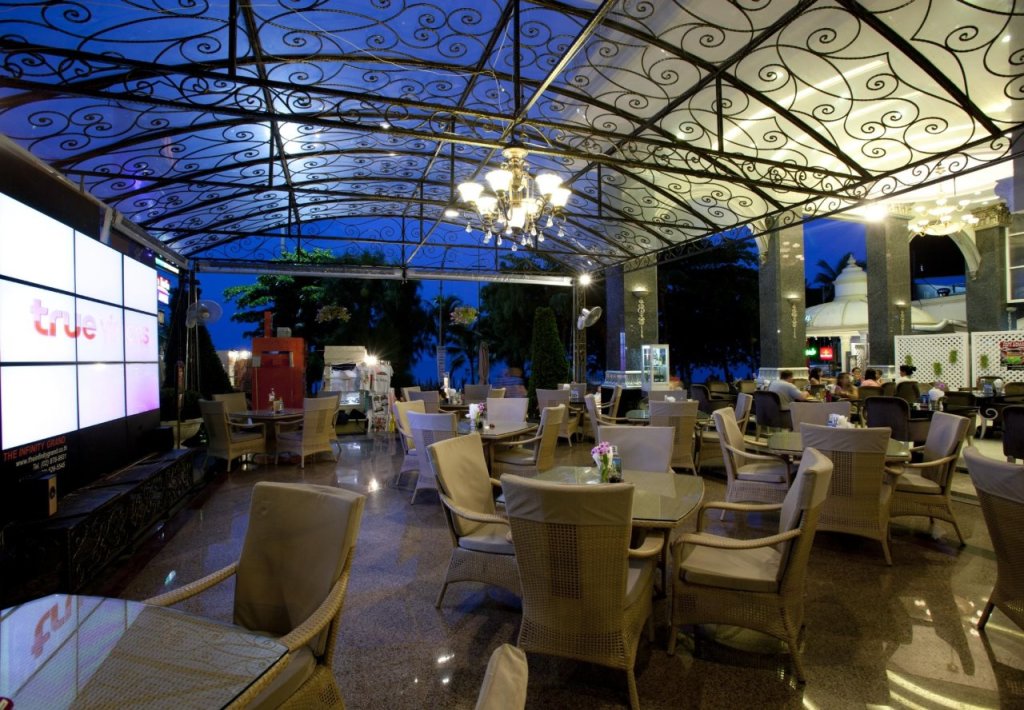 Паттайя: LK The Empress Pattaya
