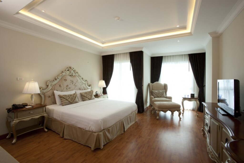 Паттайя: LK The Empress Pattaya