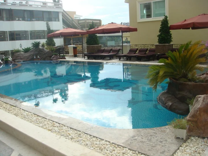 Паттайя: LK The Empress Pattaya