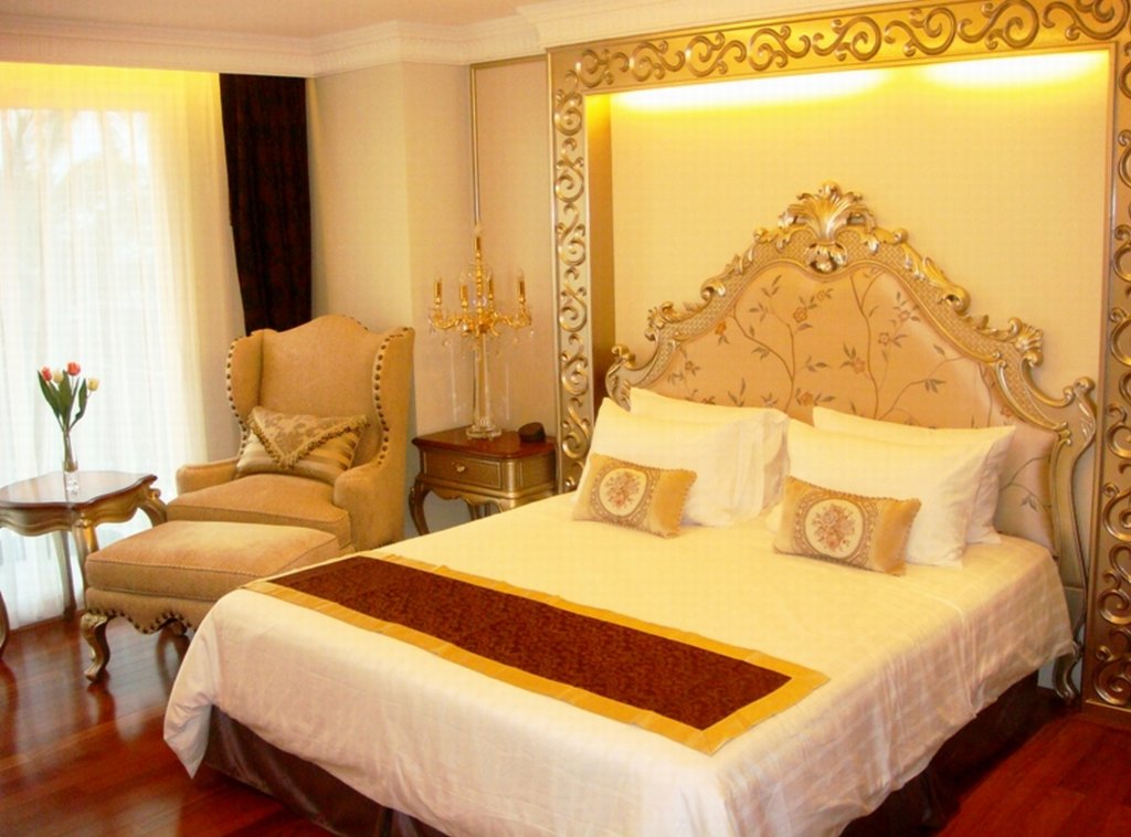 Паттайя: LK The Empress Pattaya